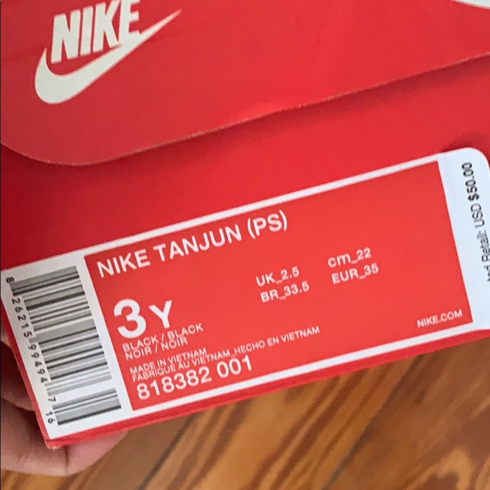 Nike tanjun sneakers boys size 3